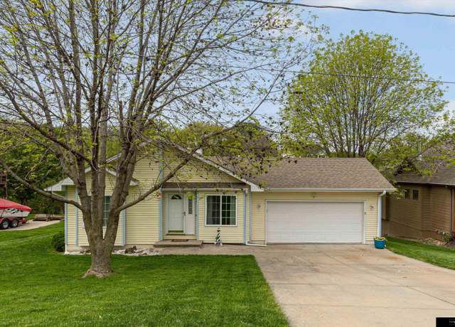 Property at 8887 Verdon Cir, Plattsmouth, NE 68048, 4 beds, 2 baths