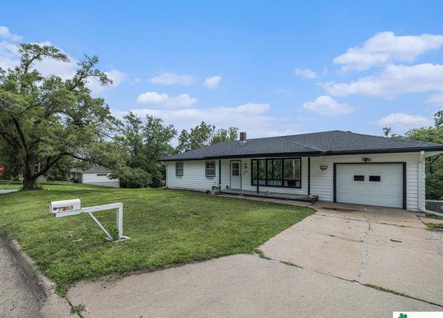 Property at 7303 Graceland Dr, Omaha, NE 68134, 4 beds, 2.5 baths