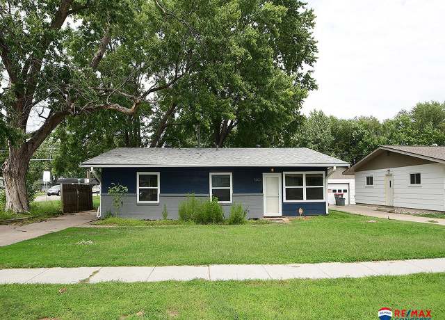 Property at 5600 Wilshire Blvd, Lincoln, NE 68505, 3 beds, 1 bath