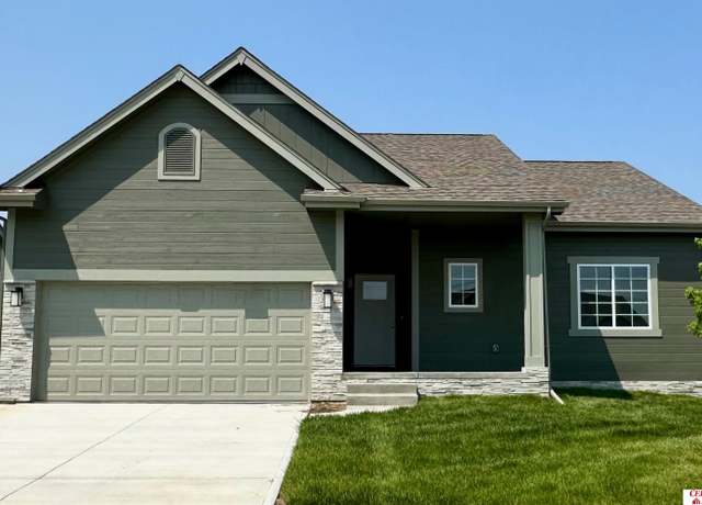 Property at 14614 S 18 St, Bellevue, NE 68123, 3 beds, 2.5 baths