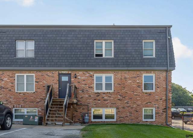 Property at 12749 Woodcrest Plz Unit 211B, Omaha, NE 68137, 2 beds, 1 bath