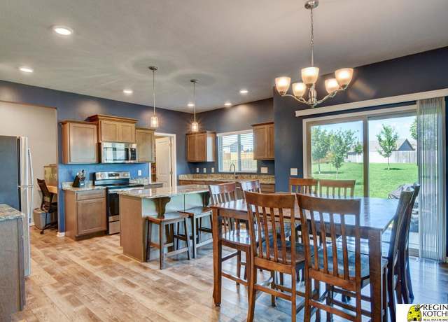 Property at 9310 S 176th St, Omaha, NE 68136, 5 beds, 2.5 baths