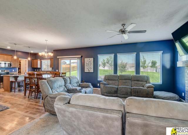 Property at 9310 S 176th St, Omaha, NE 68136, 5 beds, 2.5 baths