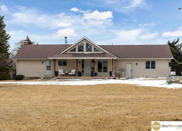 Property at 2590 9 County Road, Fremont, NE 68025, 3 beds, 2.5 baths