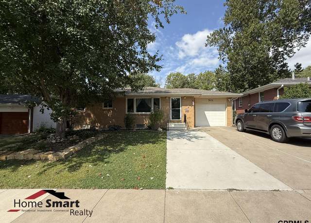 Property at 501 Terrace Rd, Lincoln, NE 68505, 3 beds, 2 baths