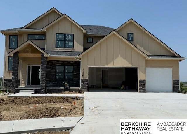 Property at 12520 Horizon Cir, Papillion, NE 68046, 4 beds, 3 baths