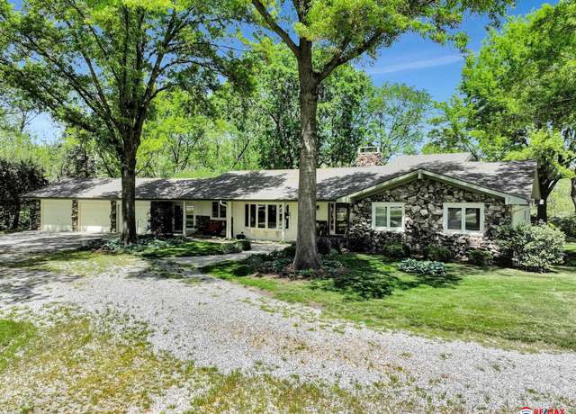 Property at 9900 Van Dorn St, Lincoln, NE 68520, 3 beds, 4 baths