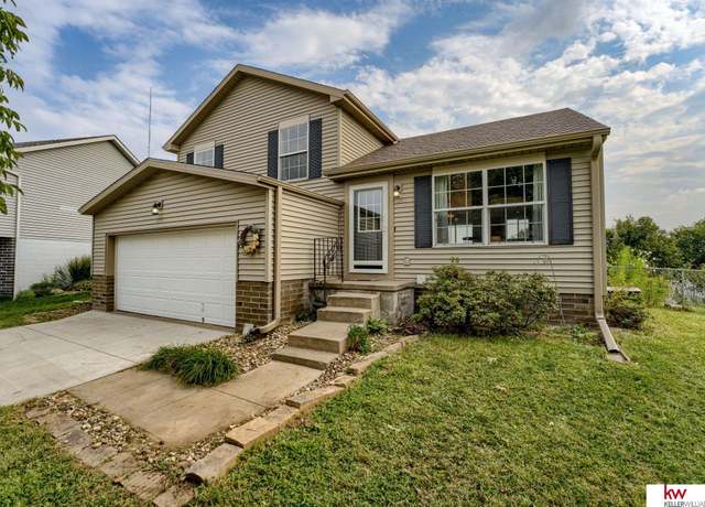 Property at 6214 N 79 Cir, Omaha, NE 68134, 3 beds, 2 baths