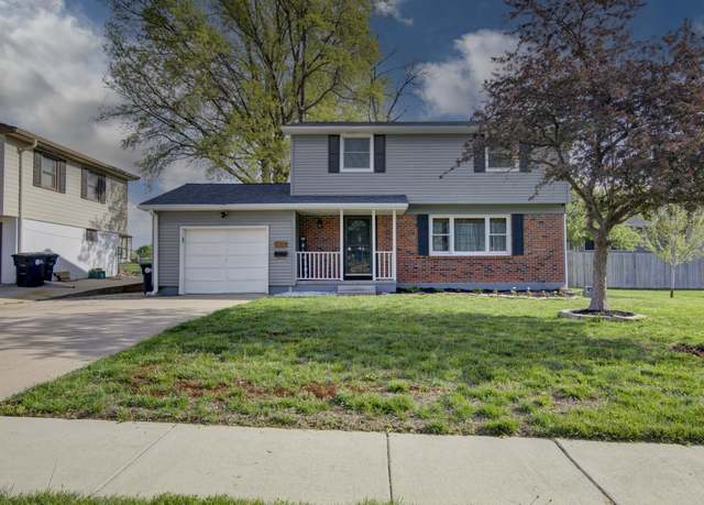 Property at 11704 Elm St, Omaha, NE 68144, 3 beds, 3.5 baths