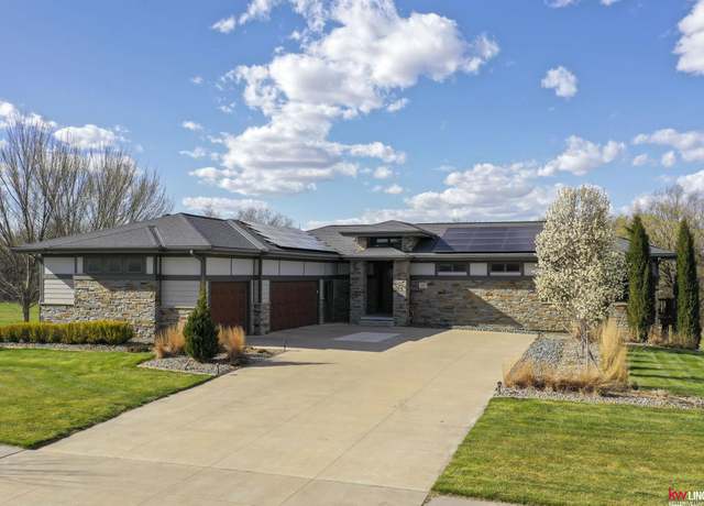 Property at 3120 W Covered Bridge Dr, Lincoln, NE 68523, 3 beds, 3 baths