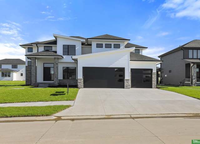 Property at 21120 Arlington St, Elkhorn, NE 68022, 5 beds, 4.5 baths