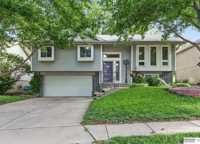 Property at 8316 Read St, Omaha, NE 68122, 3 beds, 2.5 baths
