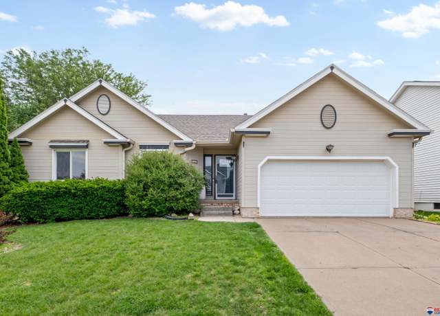 Property at 17063 Orchard Ave, Omaha, NE 68135, 4 beds, 3 baths