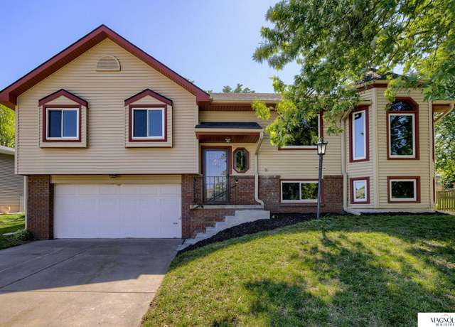 Property at 6030 S 41 St, Lincoln, NE 68516, 3 beds, 3 baths