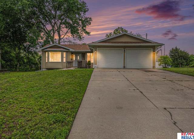 Property at 2621 Lizzie Robinson Ave, Omaha, NE 68111, 3 beds, 2.5 baths