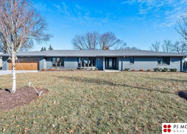 Property at 2027 S 85th Ave, Omaha, NE 68124, 6 beds, 5.5 baths