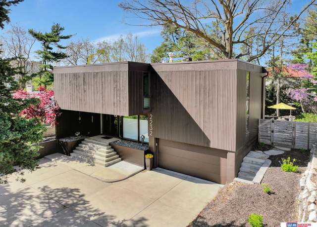 Property at 2232 Van Dorn St, Lincoln, NE 68502, 5 beds, 4.5 baths