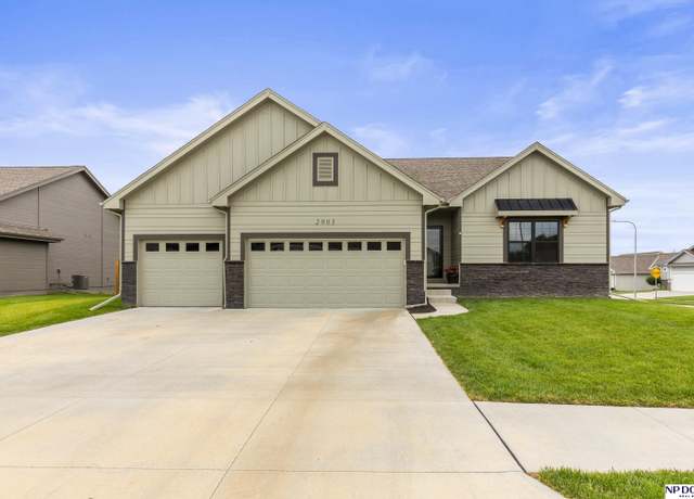 Property at 2903 N 166th St, Omaha, NE 68116, 3 beds, 2.5 baths