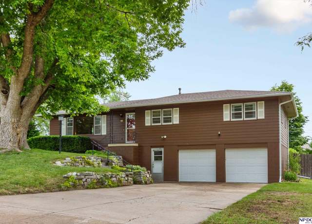 Property at 3129 S 118th St, Omaha, NE 68144, 3 beds, 2.5 baths