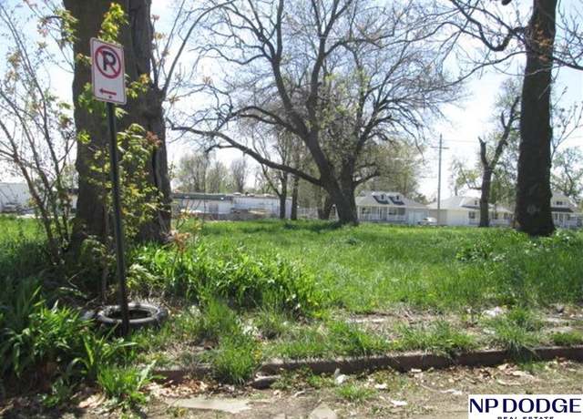 Property at 1609 Maple St, Omaha, NE 68110