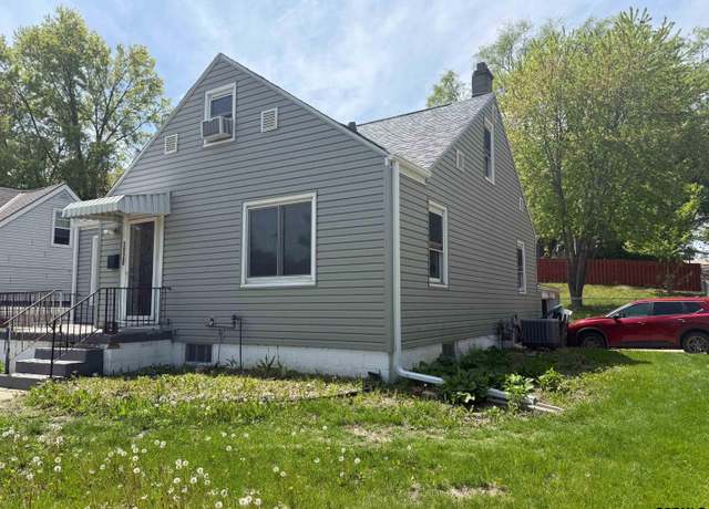 Property at 3828 N 52nd St, Omaha, NE 68104, 3 beds, 1 bath