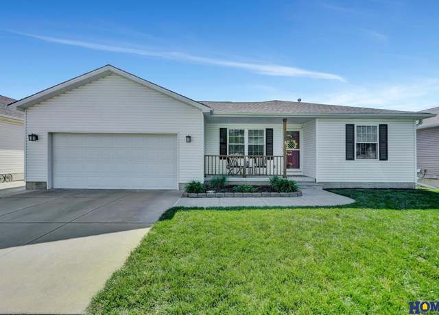 Property at 2222 SW Soukup Dr, Lincoln, NE 68522, 3 beds, 2 baths