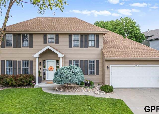 Property at 16404 Polk St, Omaha, NE 68135, 4 beds, 2.5 baths