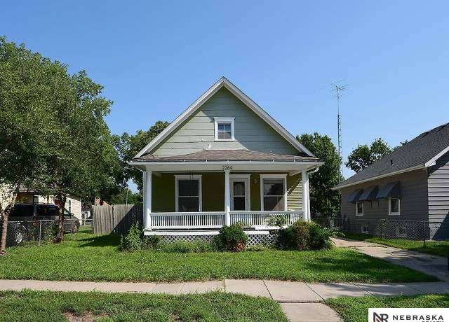 Property at 2264 Sheldon St, Lincoln, NE 68503, 3 beds, 2 baths