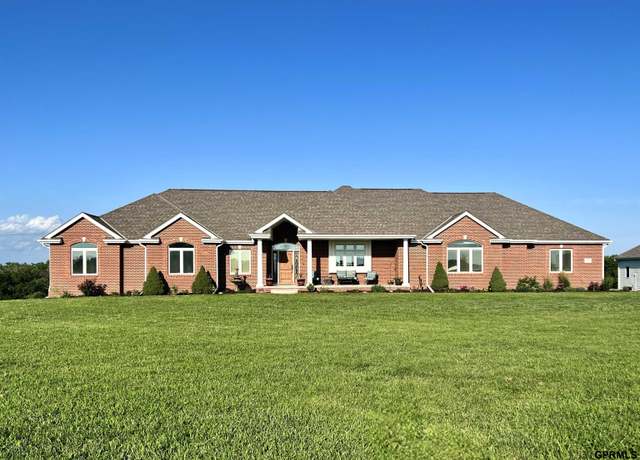 Property at 1526 Provencal Cir, Yutan, NE 68073, 5 beds, 4 baths