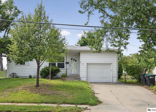 Property at 2714 S 60th St, Omaha, NE 68106, 4 beds, 3 baths
