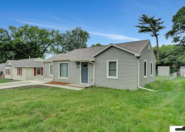 Property at 3420 Pawnee St, Lincoln, NE 68506, 3 beds, 1 bath