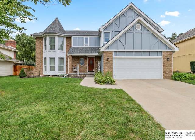 Property at 10514 Adams Dr, Omaha, NE 68127, 4 beds, 3.5 baths