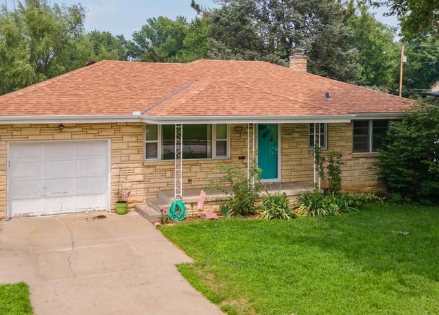 Property at 4224 Oak St, Omaha, NE 68105, 2 beds, 2 baths