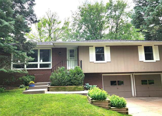 Property at 1901 Pinedale Ave, Lincoln, NE 68506, 3 beds, 3 baths