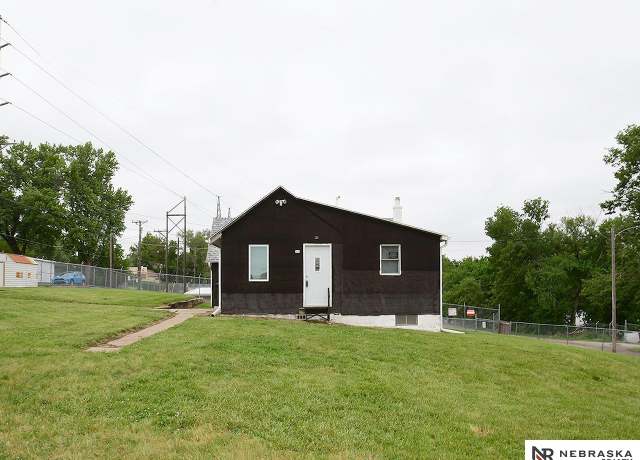 Property at 4128 S 35th St, Omaha, NE 68107, 1 bed, 1 bath