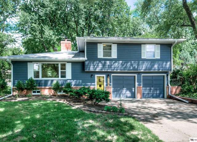 Property at 2725 S 106th St, Omaha, NE 68124, 3 beds, 2.5 baths