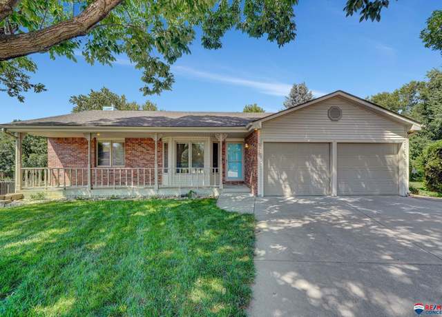 Property at 5410 Brandywine Cir, Lincoln, NE 68516, 4 beds, 3 baths