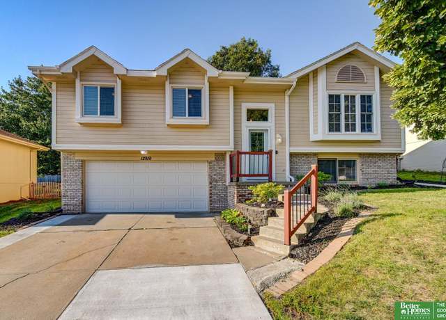 Property at 12919 Himebaugh Ave, Omaha, NE 68164, 3 beds, 2.5 baths