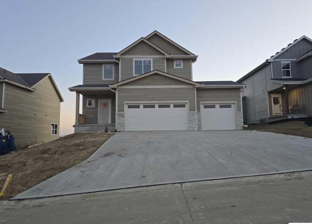 Property at 17547 Potter St, Bennington, NE 68007, 3 beds, 2.5 baths