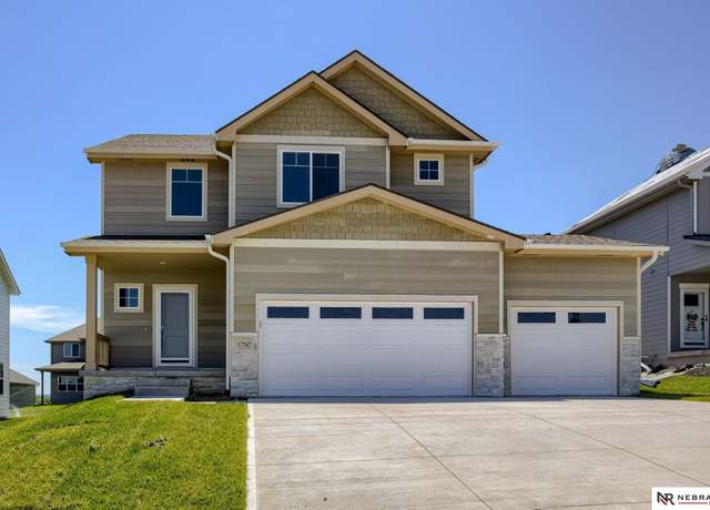 Property at 17547 Potter St, Bennington, NE 68007, 3 beds, 2.5 baths