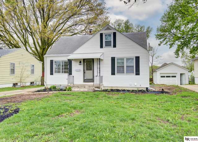 Property at 6324 North 38th St, Omaha, NE 68111, 5 beds, 2 baths