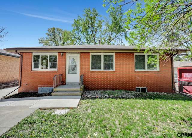 Property at 4915 Fremont St, Lincoln, NE 68504, 4 beds, 2 baths