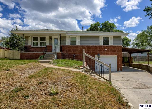 Property at 3111 Albert St, Bellevue, NE 68147, 3 beds, 2 baths