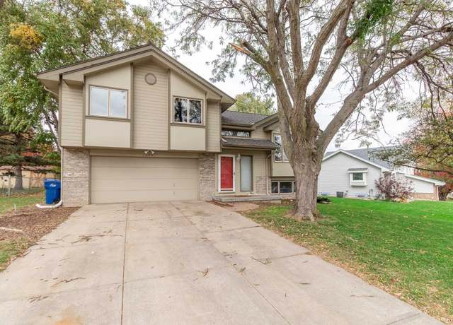 Property at 7824 La Vista Dr, La Vista, NE 68128, 3 beds, 3 baths
