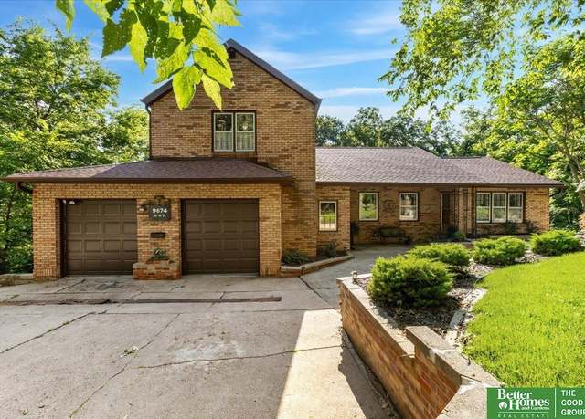 Property at 9674 N 30 St, Omaha, NE 68112, 4 beds, 4.5 baths
