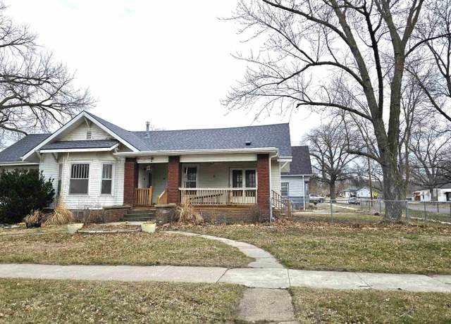 Property at 621 7th St, Fairbury, NE 68352, 3 beds, 2 baths