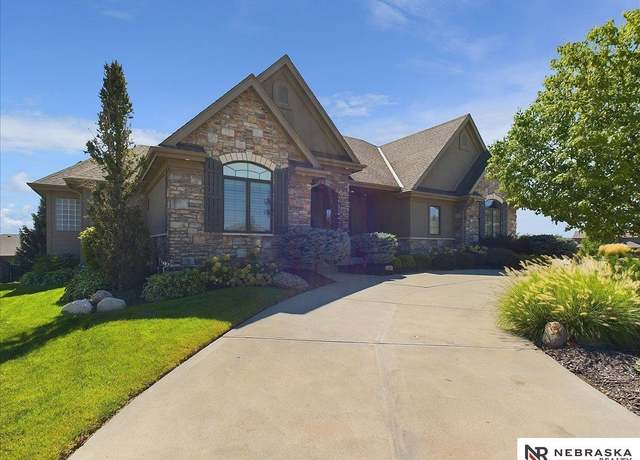 Property at 1403 N 195 St, Elkhorn, NE 68022, 4 beds, 3.5 baths
