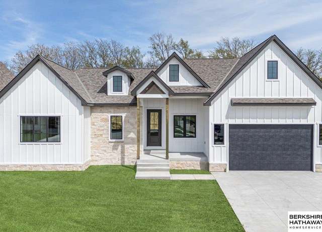 Property at 815 S Lakeview Way, Ashland, NE 68003, 4 beds, 3 baths