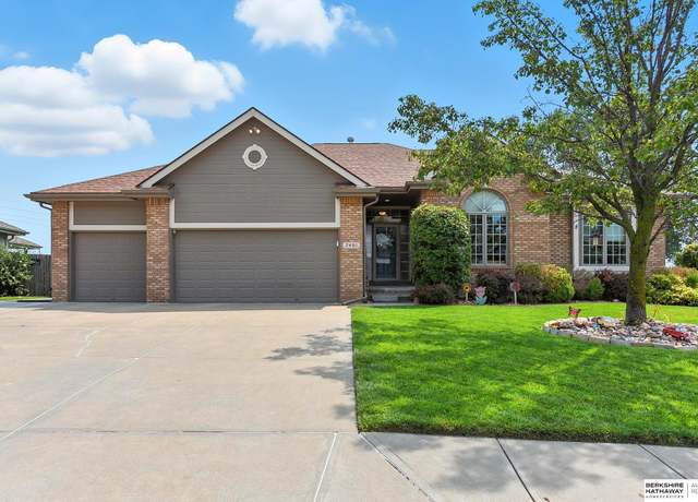 Property at 7401 S 186th St, Omaha, NE 68136, 4 beds, 3 baths
