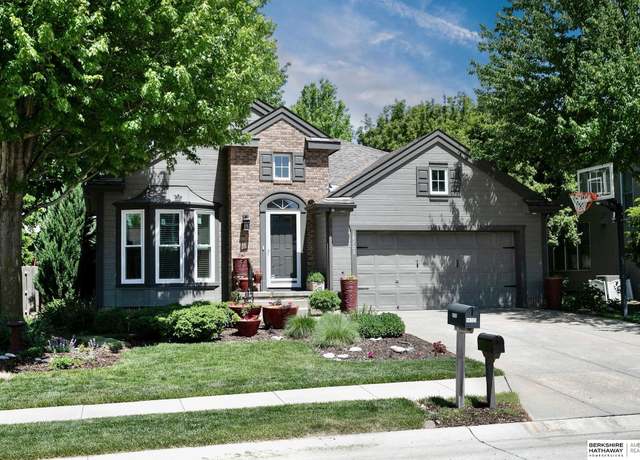 Property at 18702 Mason St, Omaha, NE 68022, 4 beds, 3 baths
